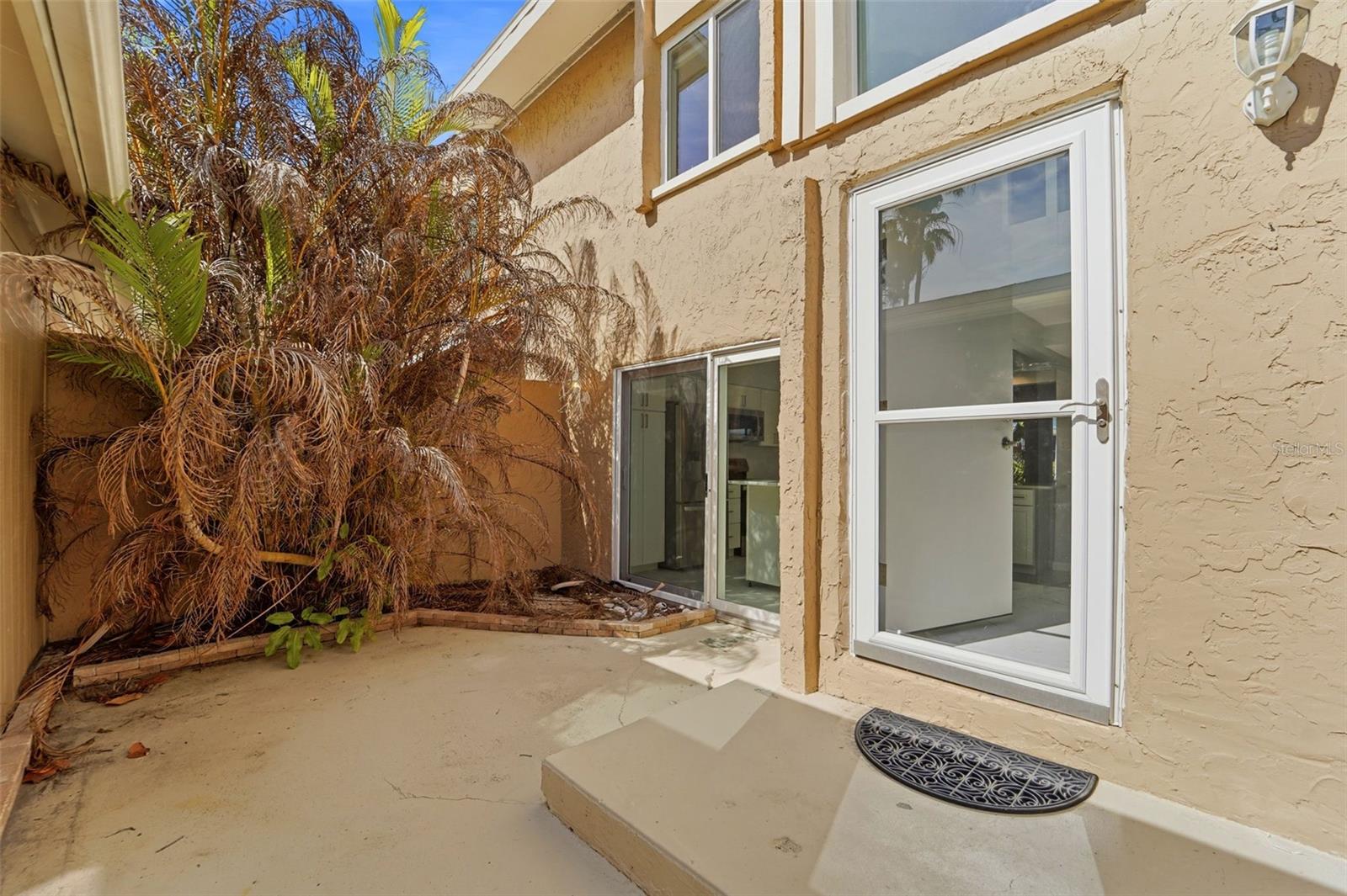 LA HACIENDA CONDO - Residential