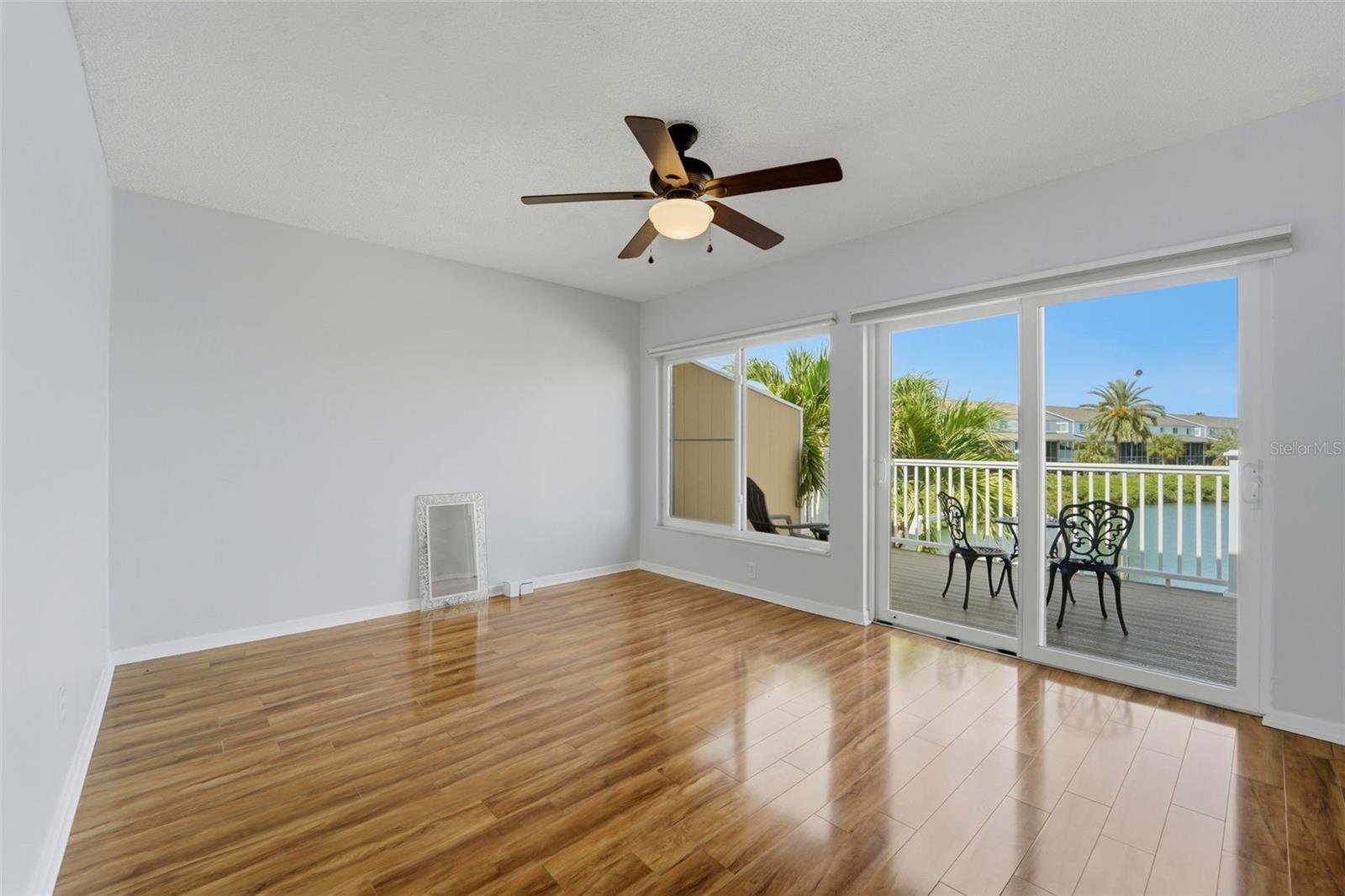 LA HACIENDA CONDO - Residential