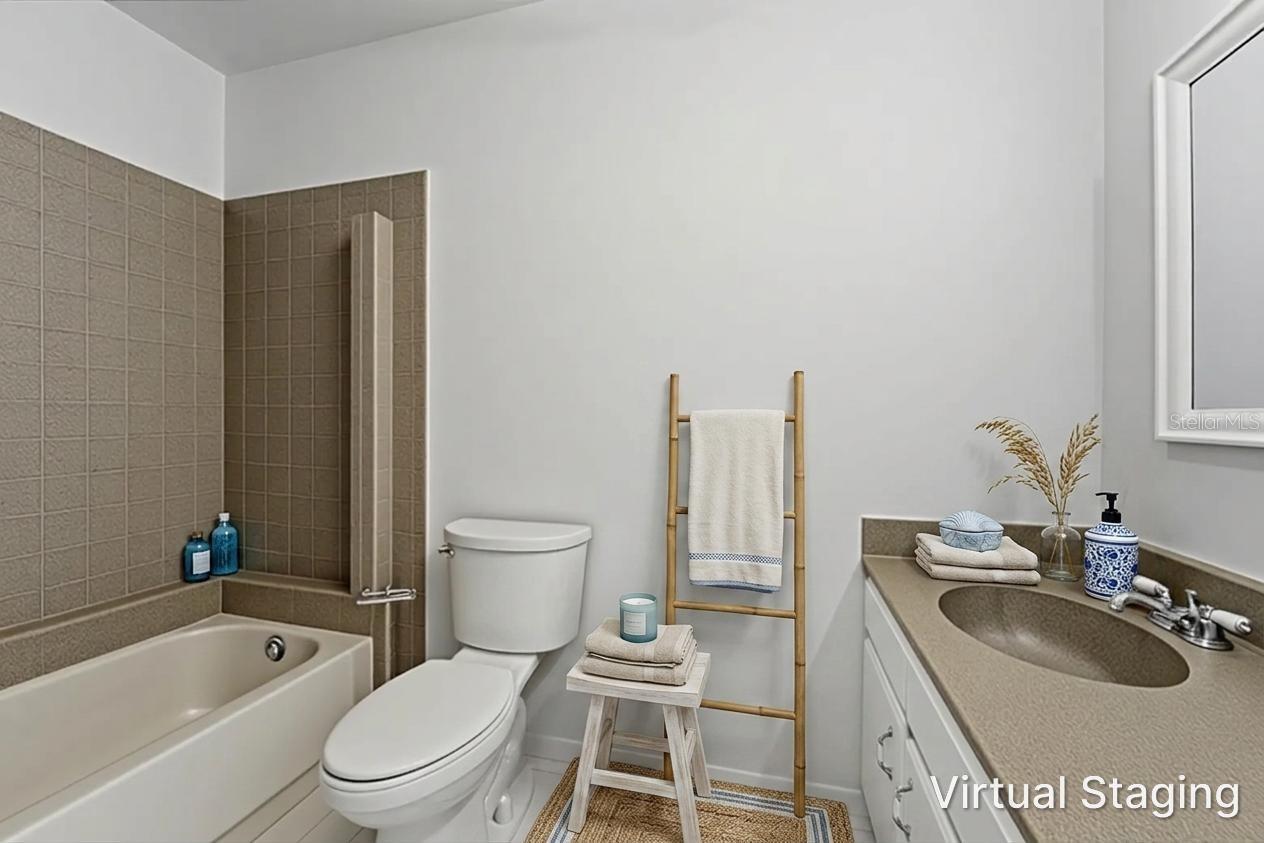 LA HACIENDA CONDO - Residential