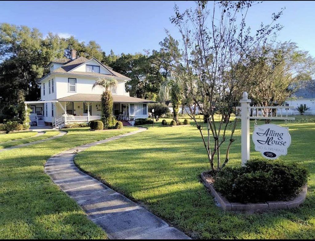 Photo of 215 E French Avenue, Orange City, FL 32763 (MLS # O6397696)