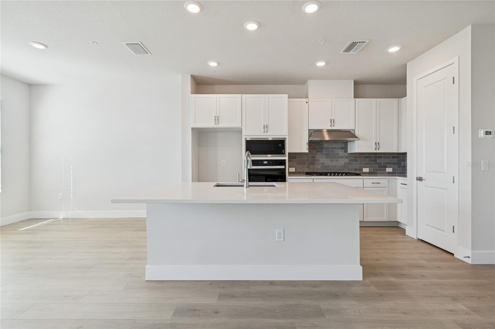 EMERALD LANDING AT WATERSIDE - Residential