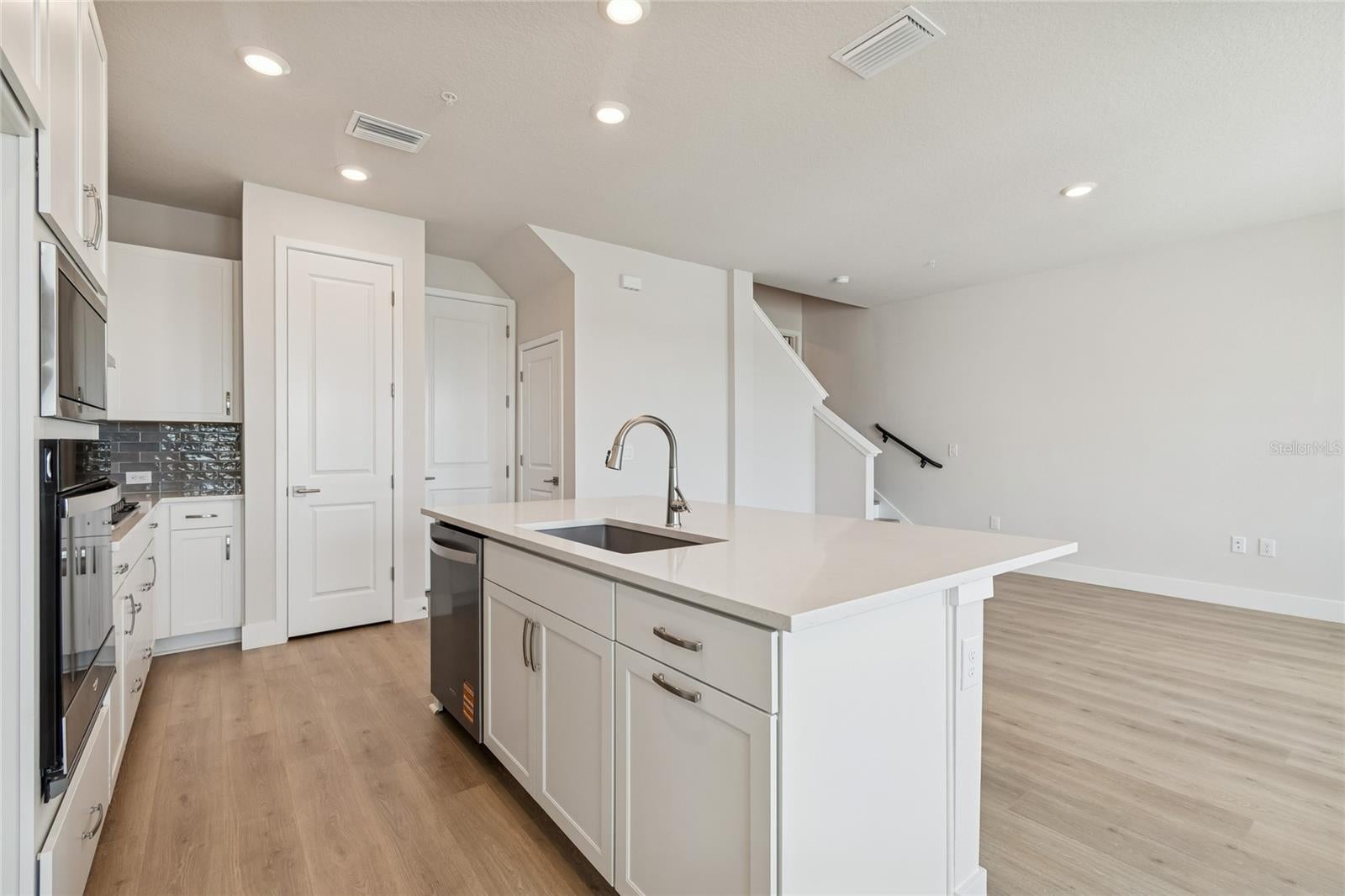 EMERALD LANDING AT WATERSIDE - Residential