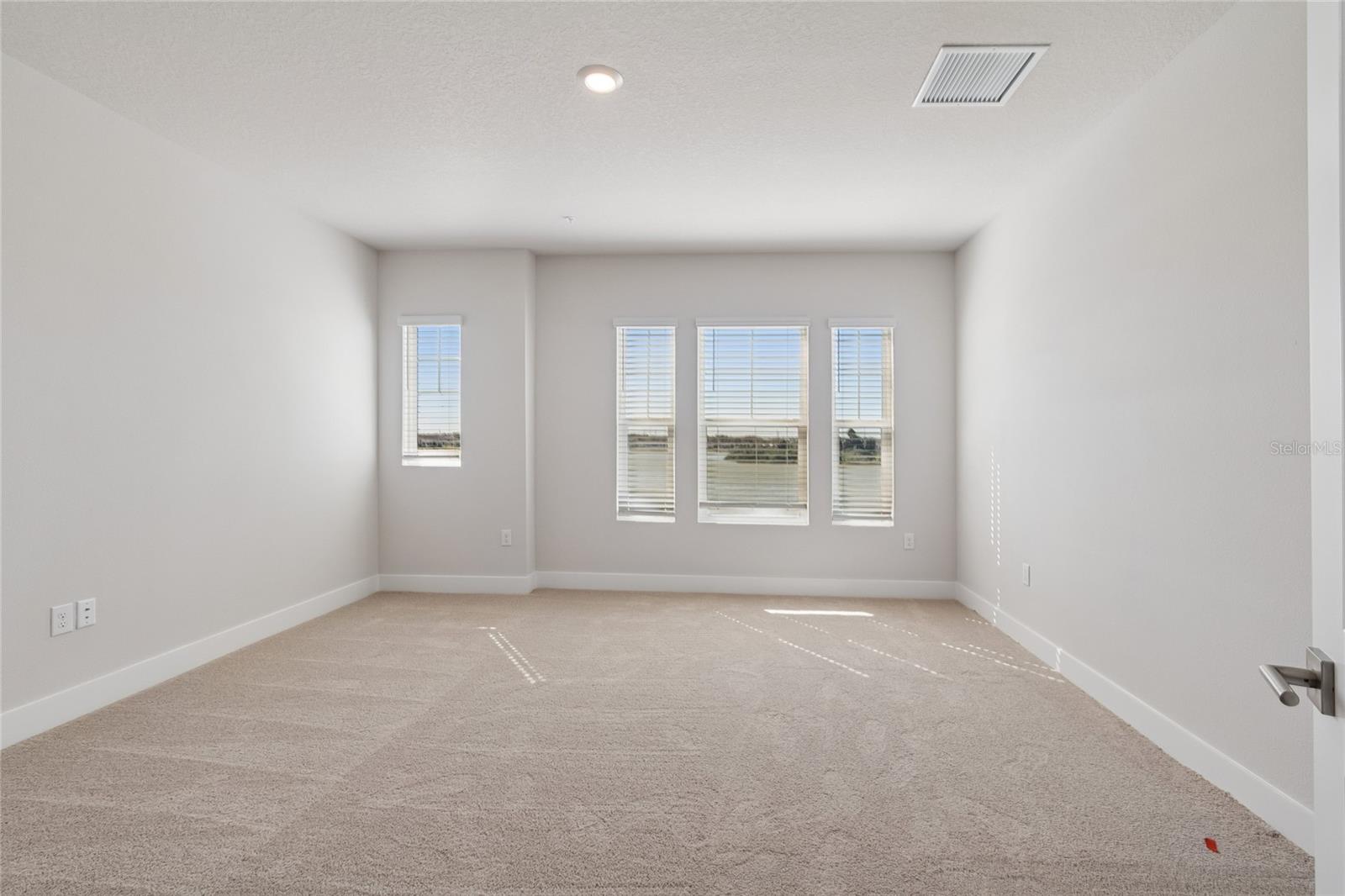 EMERALD LANDING AT WATERSIDE - Residential