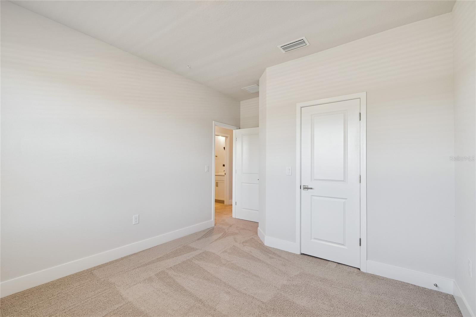 EMERALD LANDING AT WATERSIDE - Residential