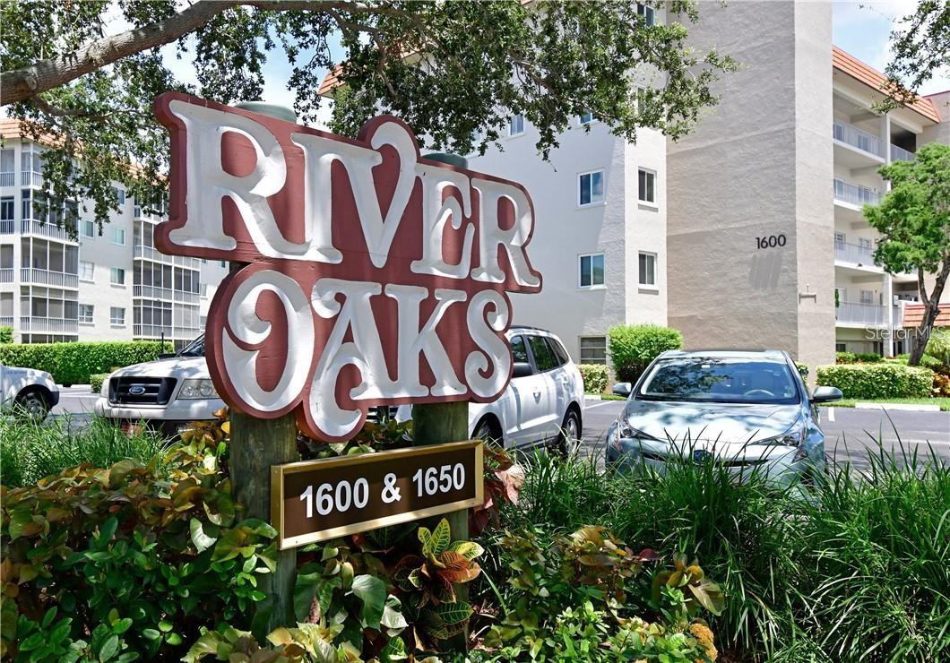 RIVER OAKS CONDO SEC B - Residential Lease