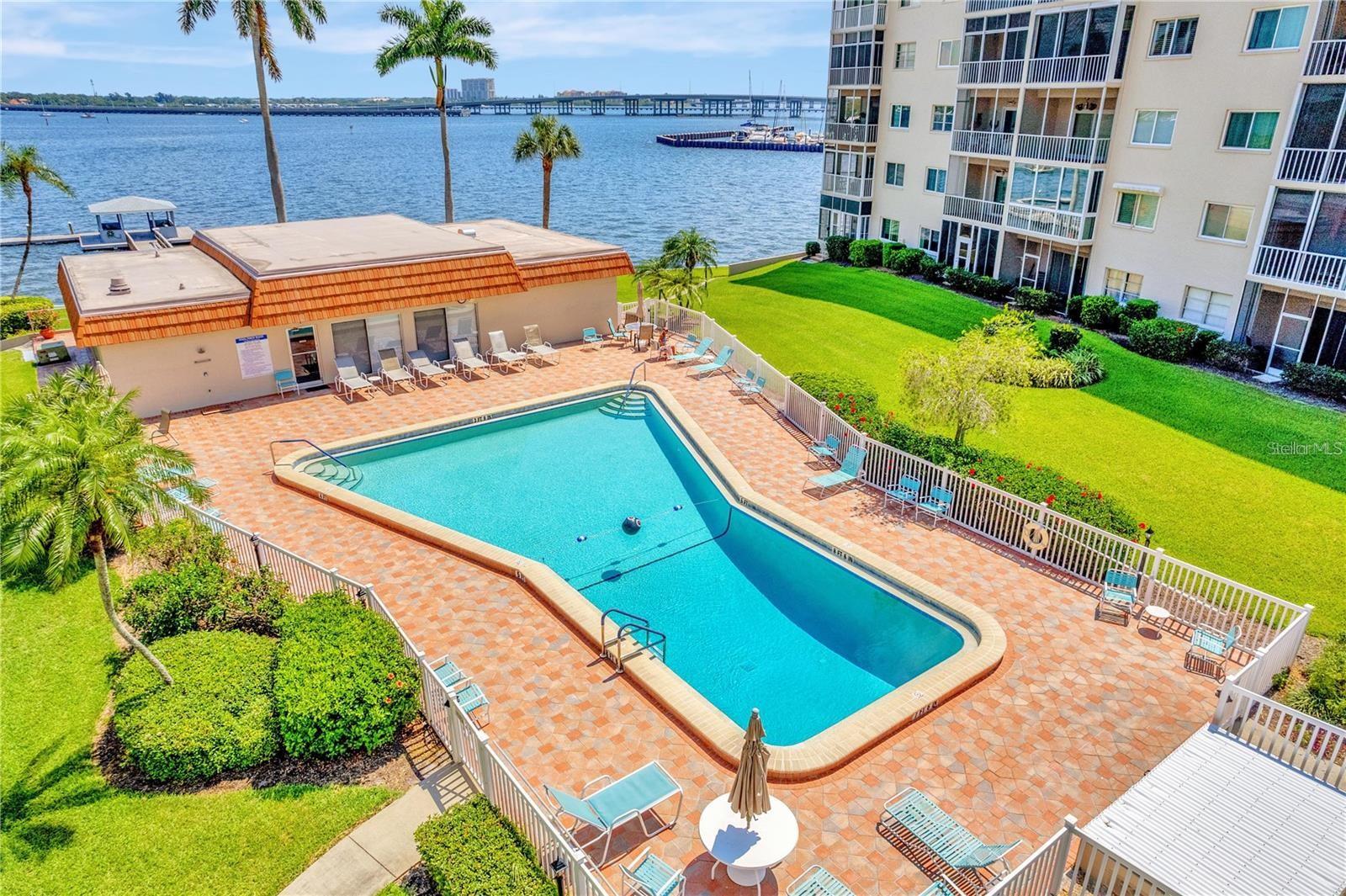 RIVER OAKS CONDO SEC B - Residential Lease