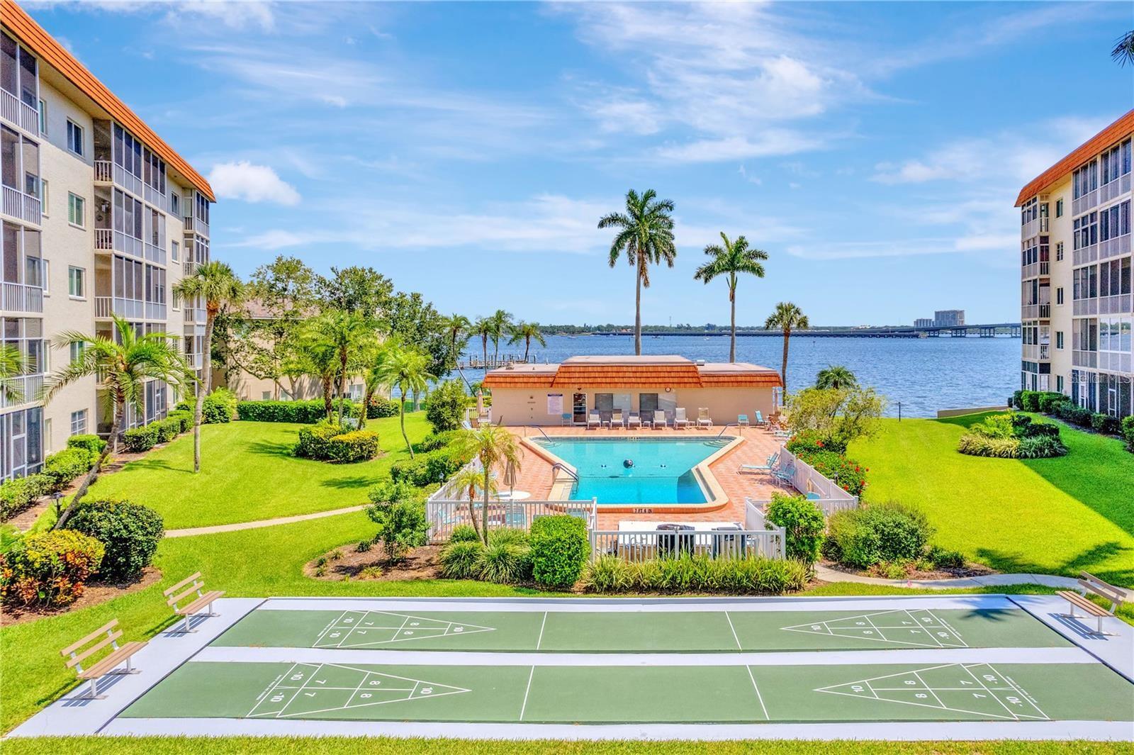 RIVER OAKS CONDO SEC B - Residential Lease