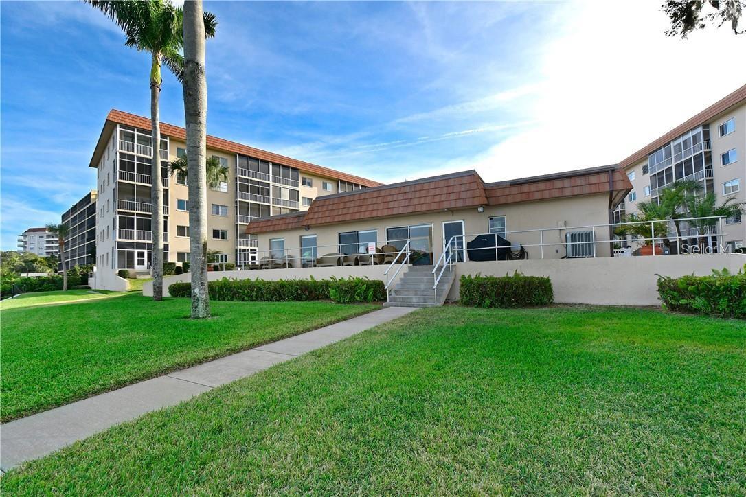 RIVER OAKS CONDO SEC B - Residential Lease