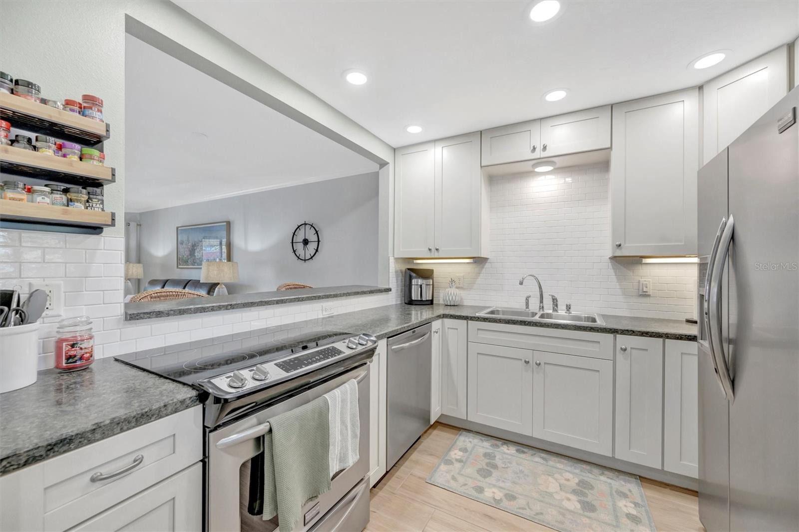 PALMA SOLA HARBOUR SEC 3 - Residential