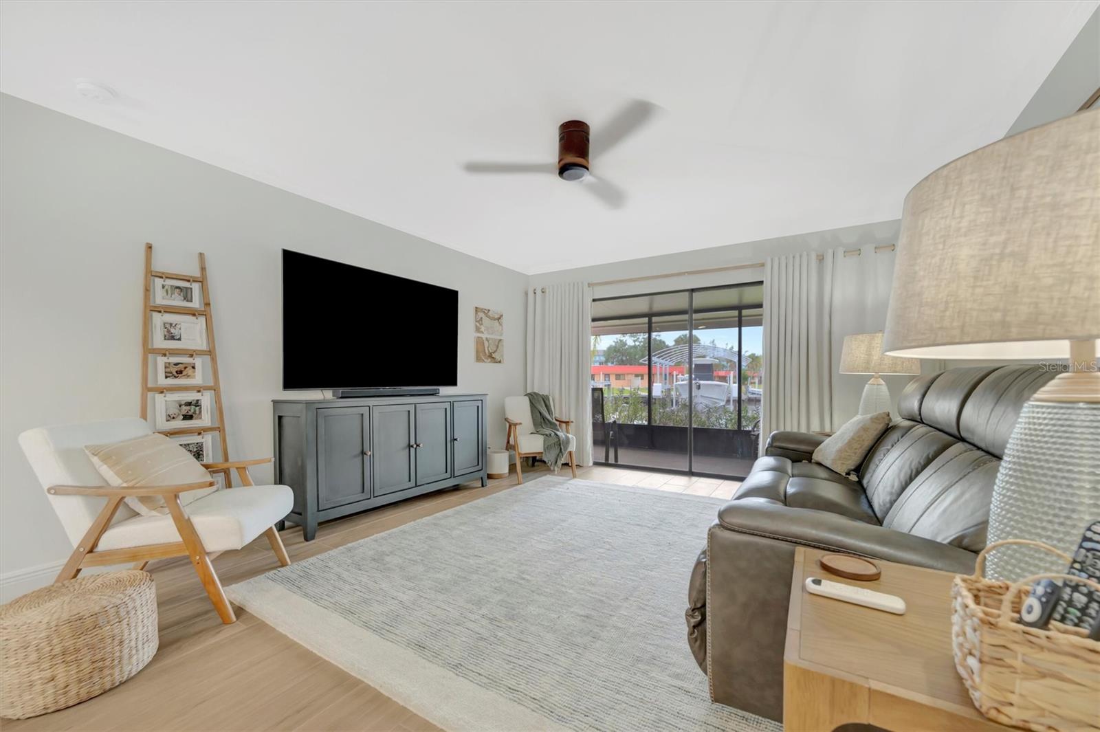 PALMA SOLA HARBOUR SEC 3 - Residential