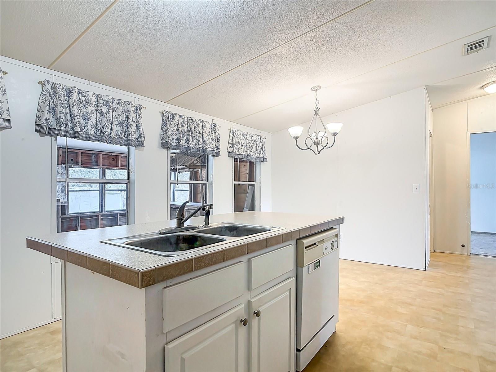 MOBILE HOME - Residential