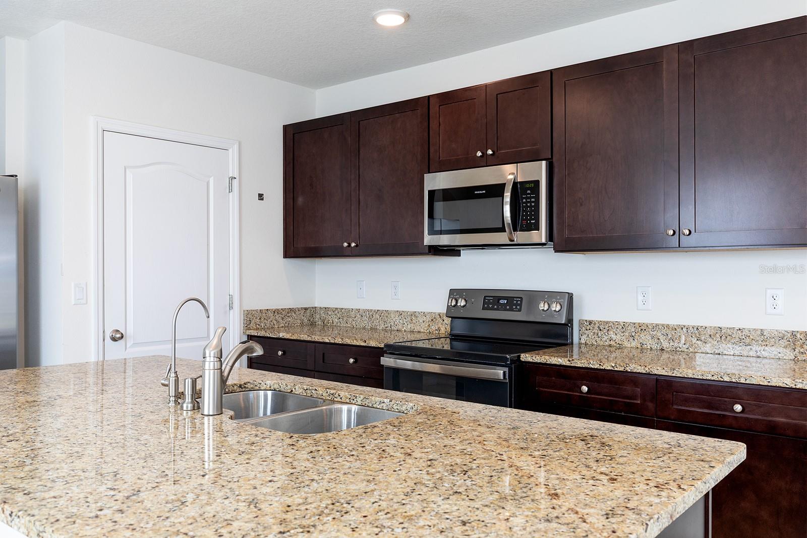 OAK TRAIL RESERVE - Residential