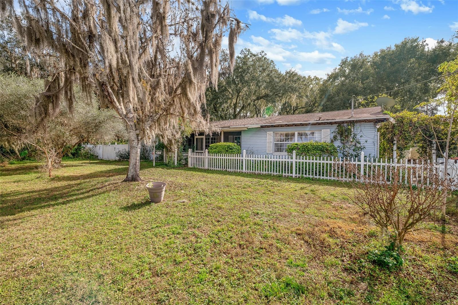 BRYANTS LAKE VIEW MANOR - Residential