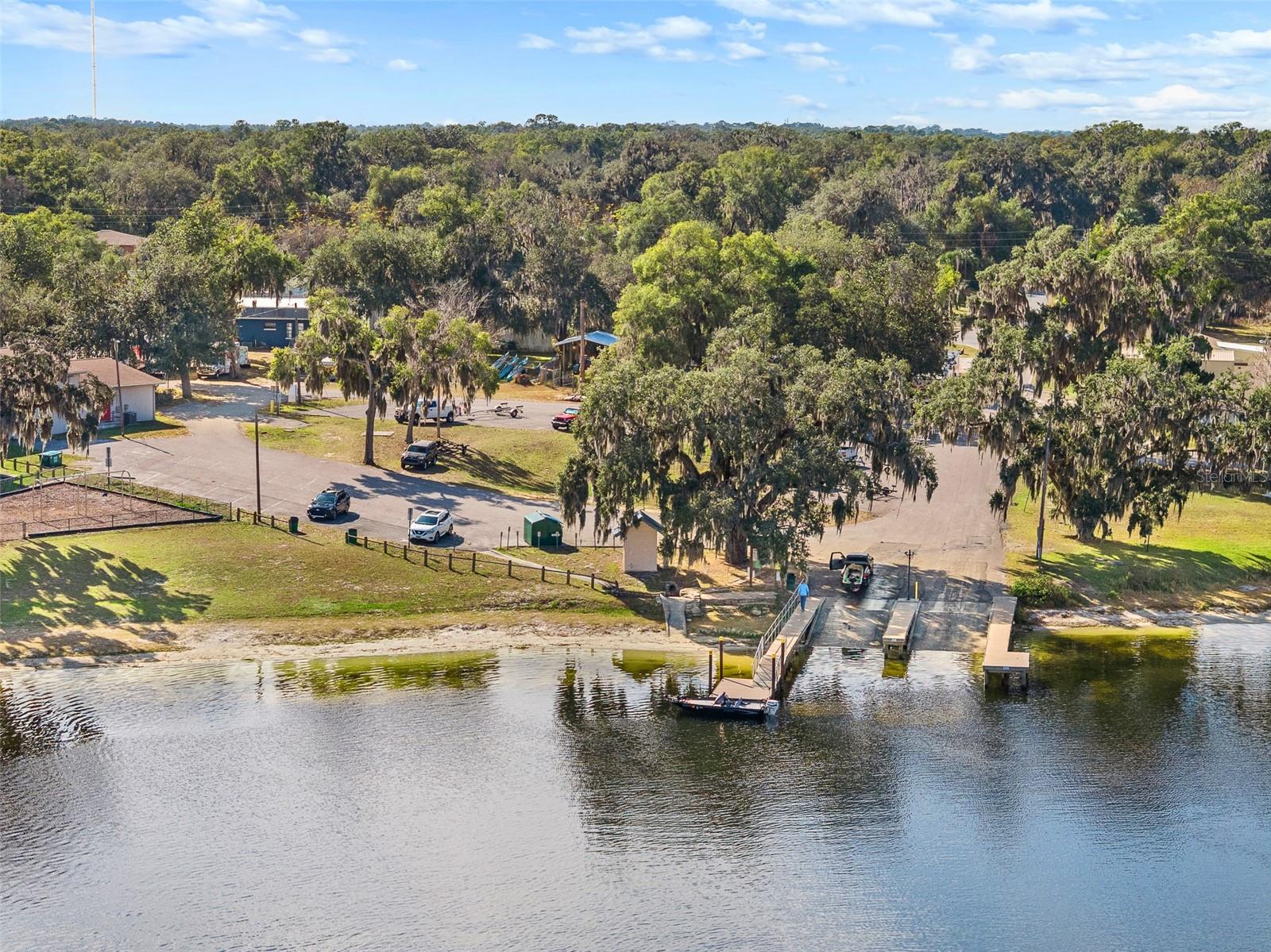 BRYANTS LAKE VIEW MANOR - Residential