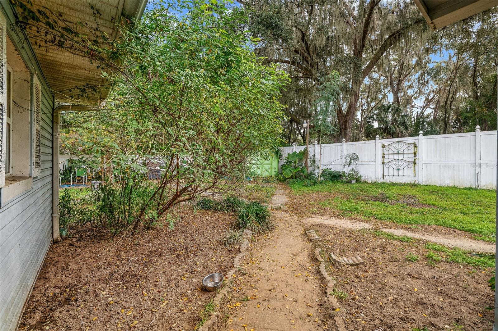 BRYANTS LAKE VIEW MANOR - Residential