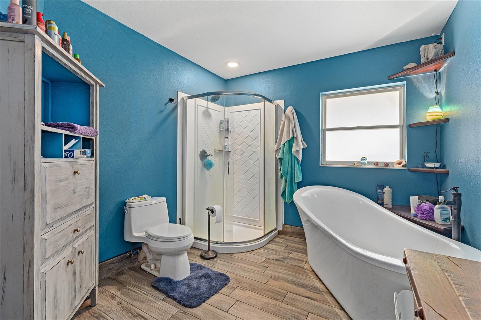 BRYANTS LAKE VIEW MANOR - Residential