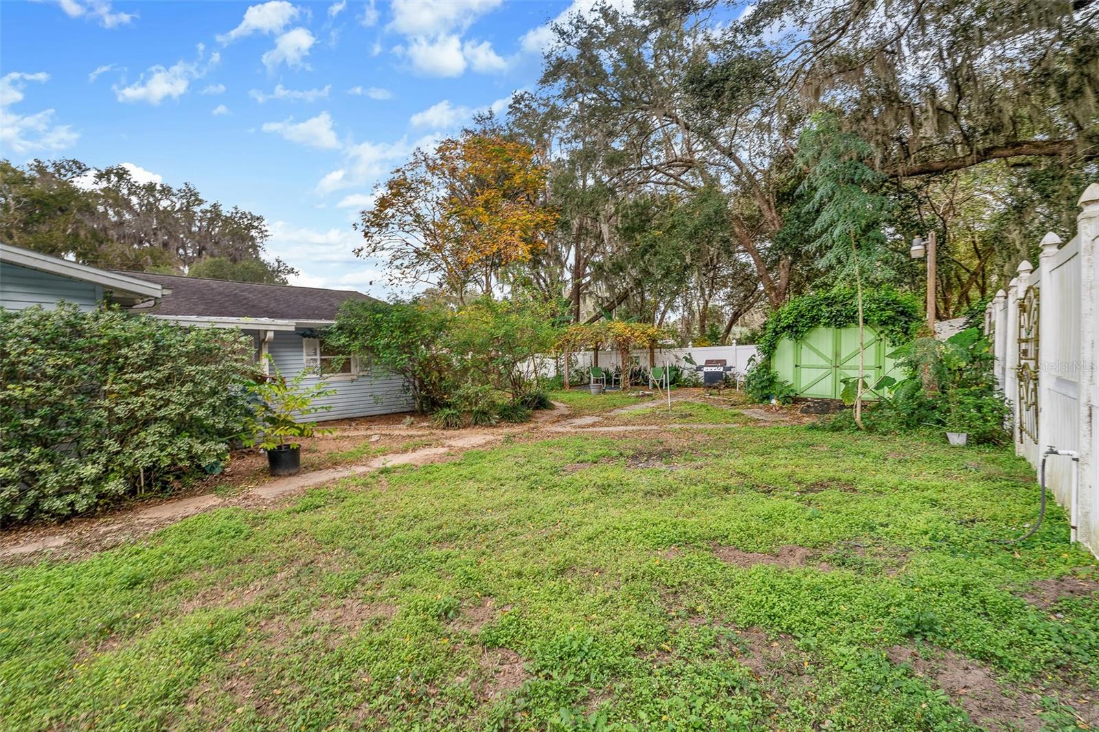 BRYANTS LAKE VIEW MANOR - Residential