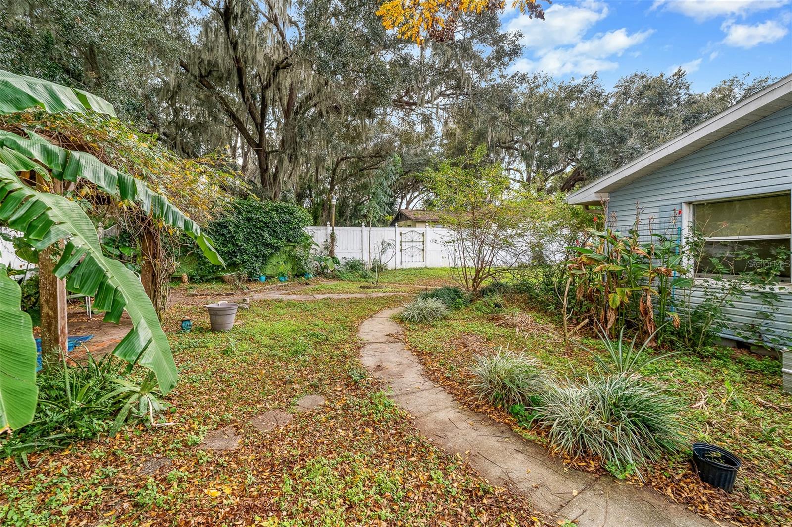 BRYANTS LAKE VIEW MANOR - Residential