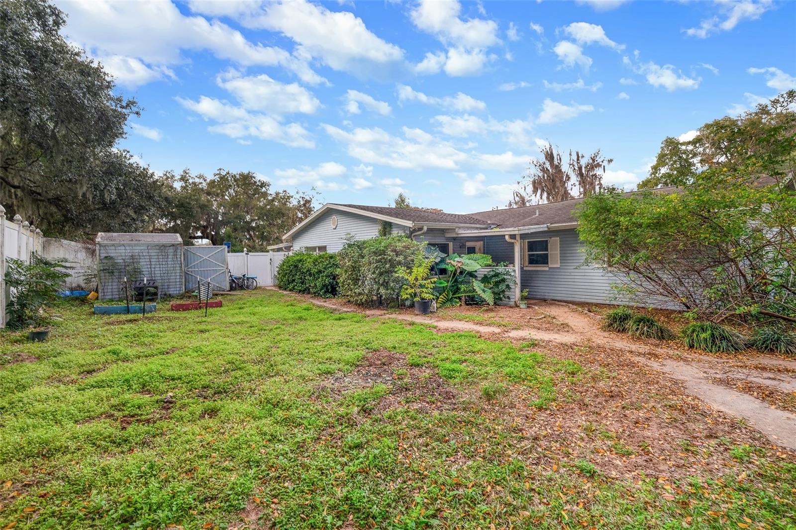 BRYANTS LAKE VIEW MANOR - Residential