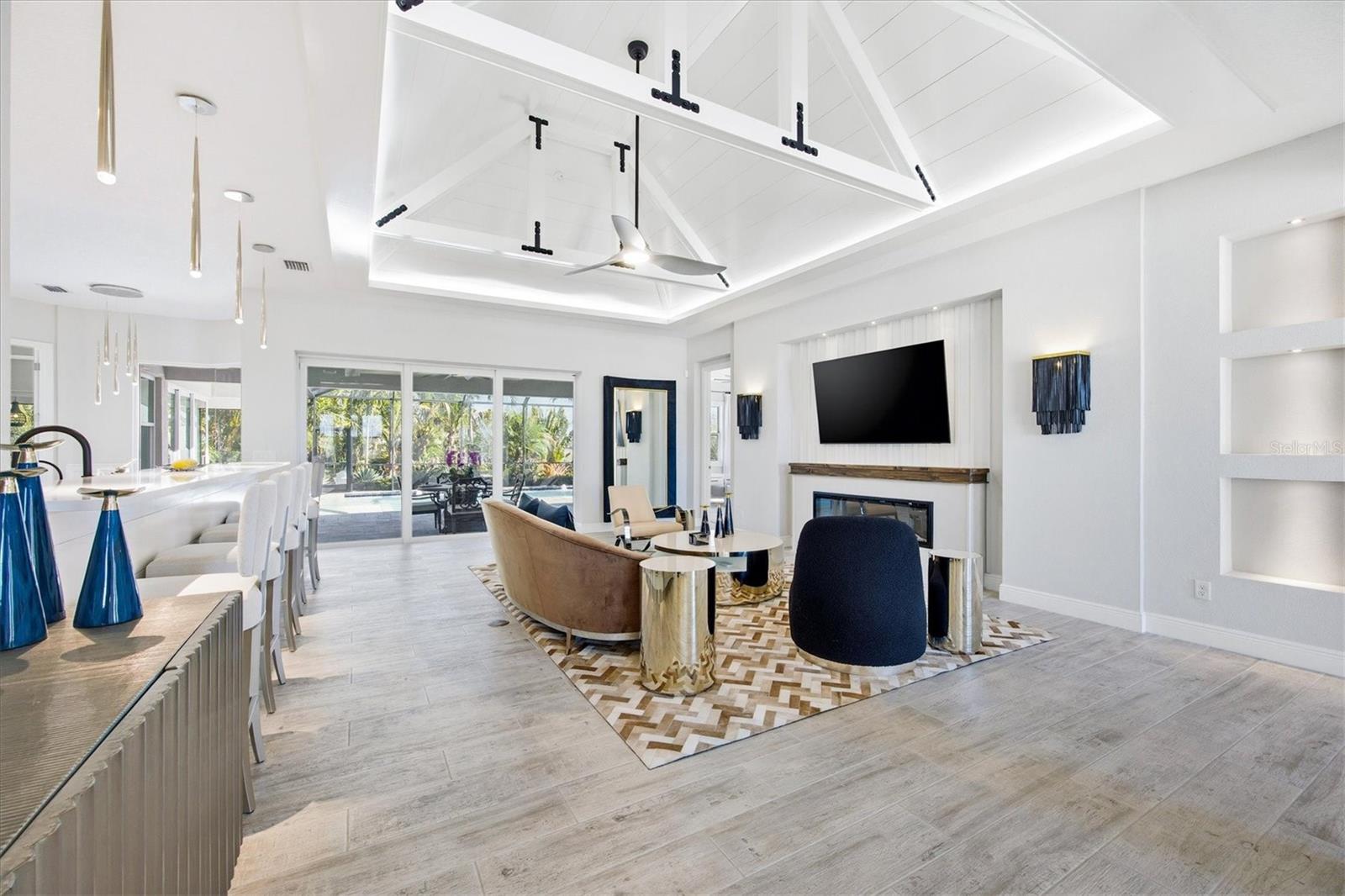 HAMPTON LAKES / AKA INDIAN LAKES - Residential