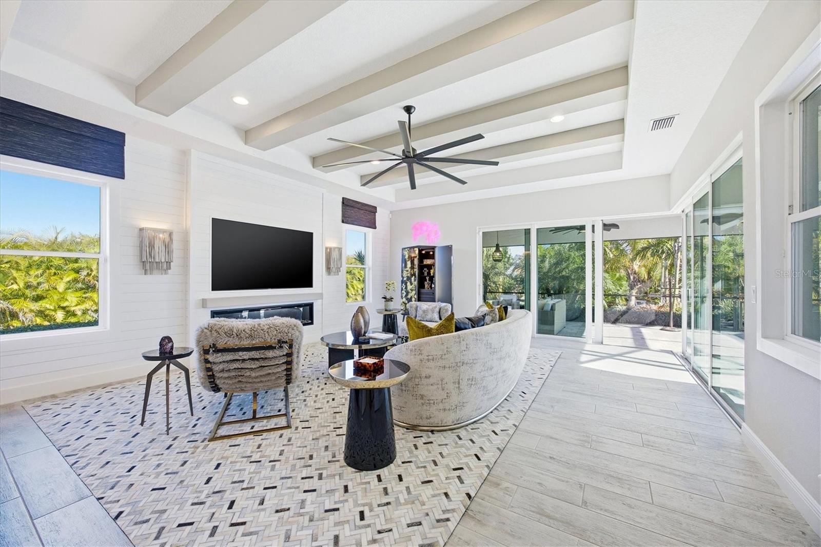 HAMPTON LAKES / AKA INDIAN LAKES - Residential