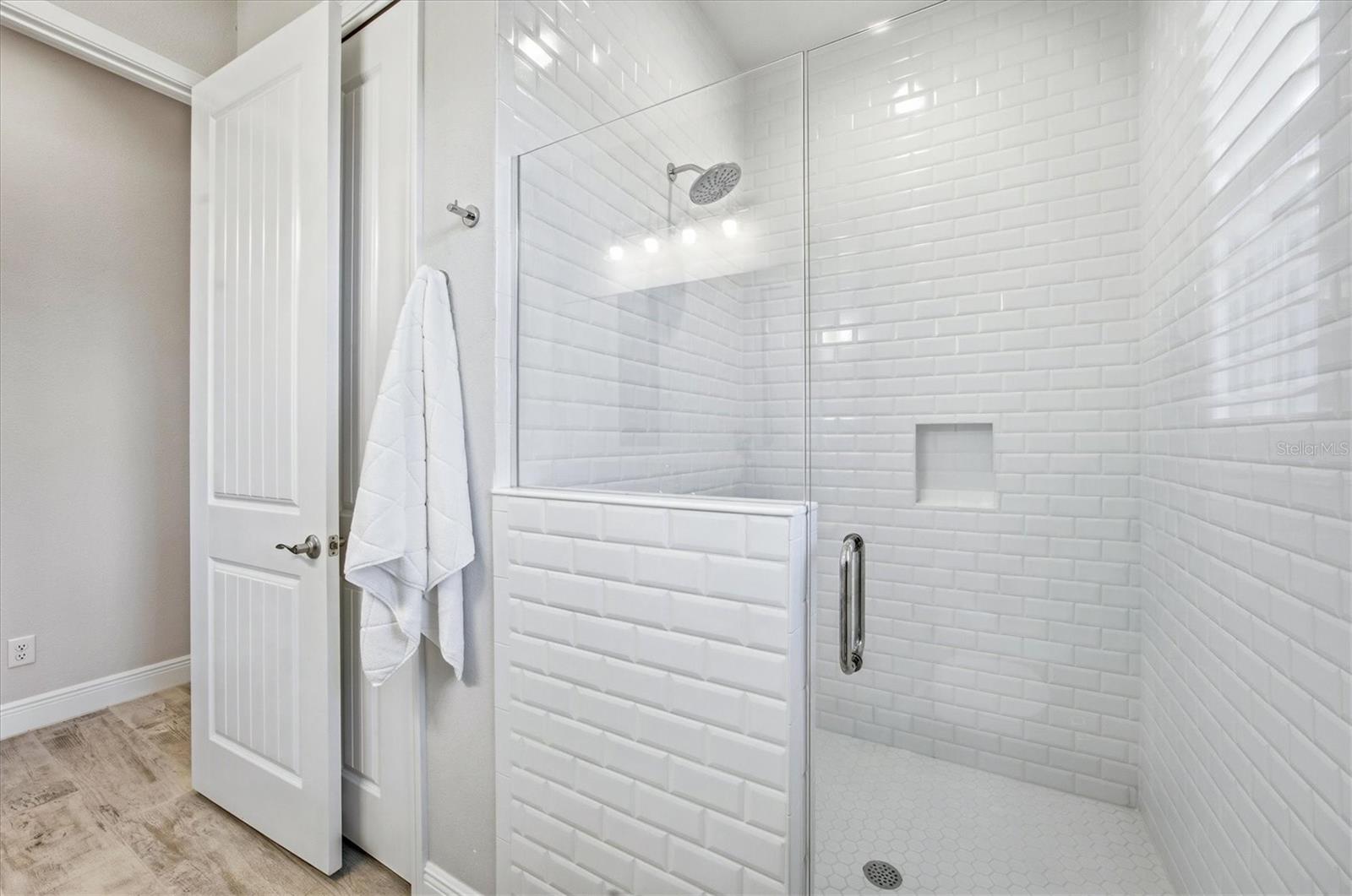 HAMPTON LAKES / AKA INDIAN LAKES - Residential