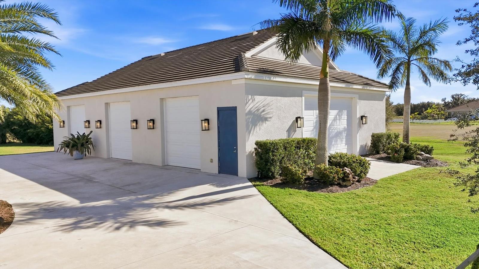 HAMPTON LAKES / AKA INDIAN LAKES - Residential