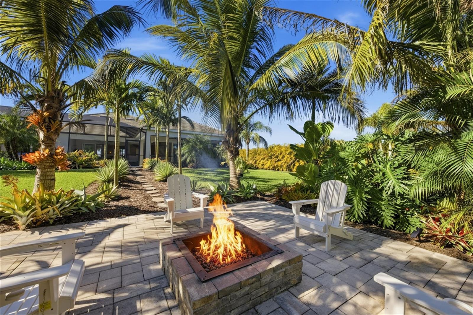 HAMPTON LAKES - Residential