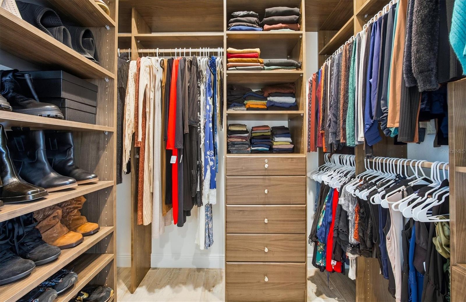 HAMPTON LAKES / AKA INDIAN LAKES - Residential