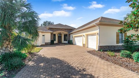 A home in LADY LAKE