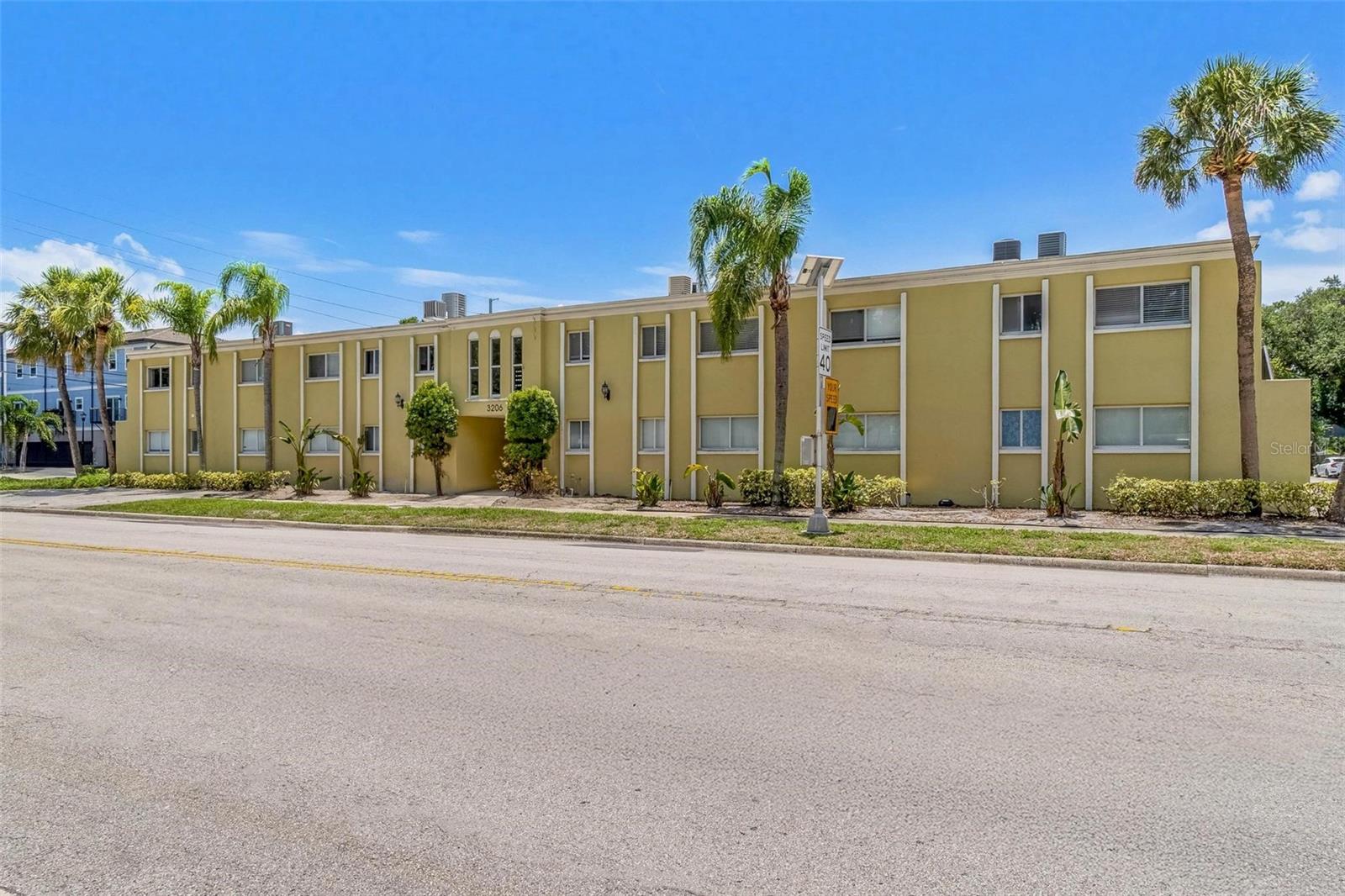 3206 W AZEELE STREET 120