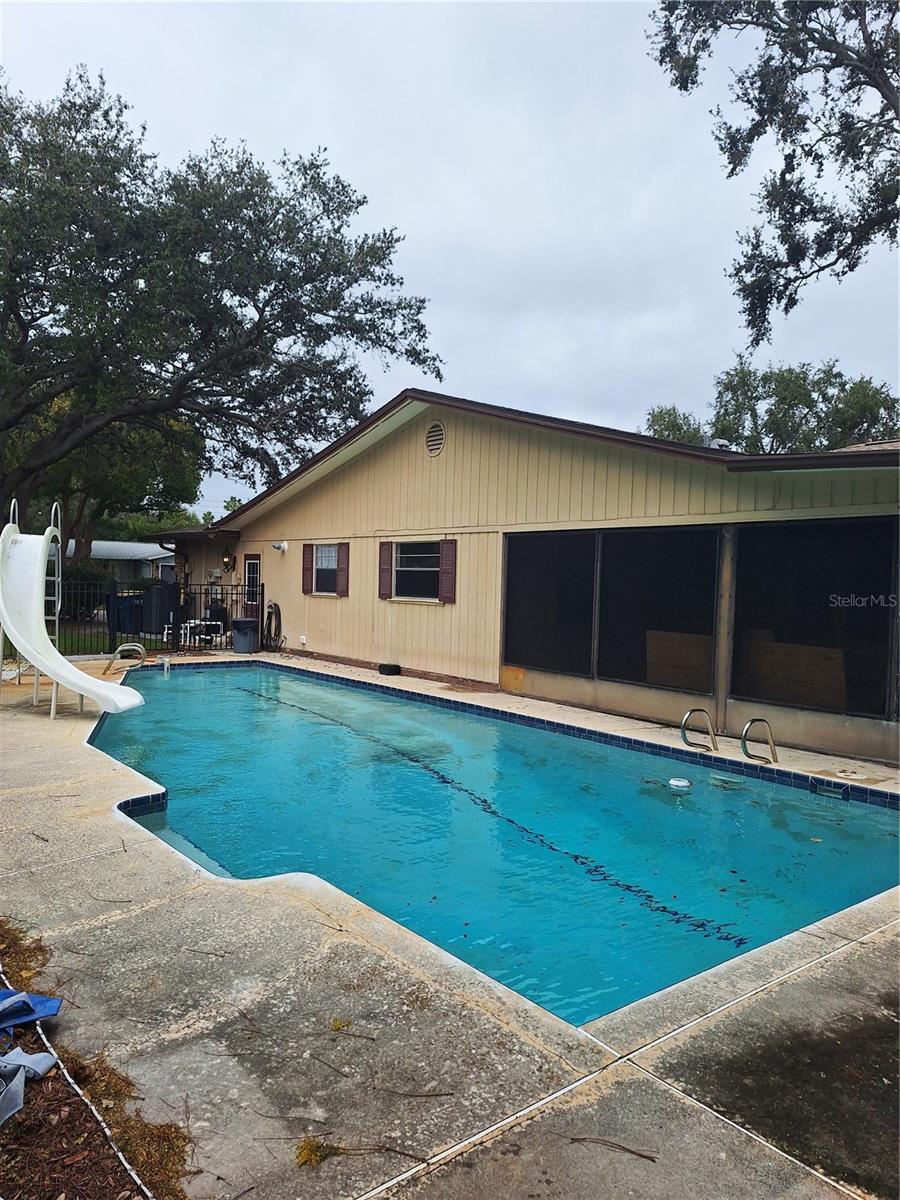 CHARTER OAKS - Residential Lease