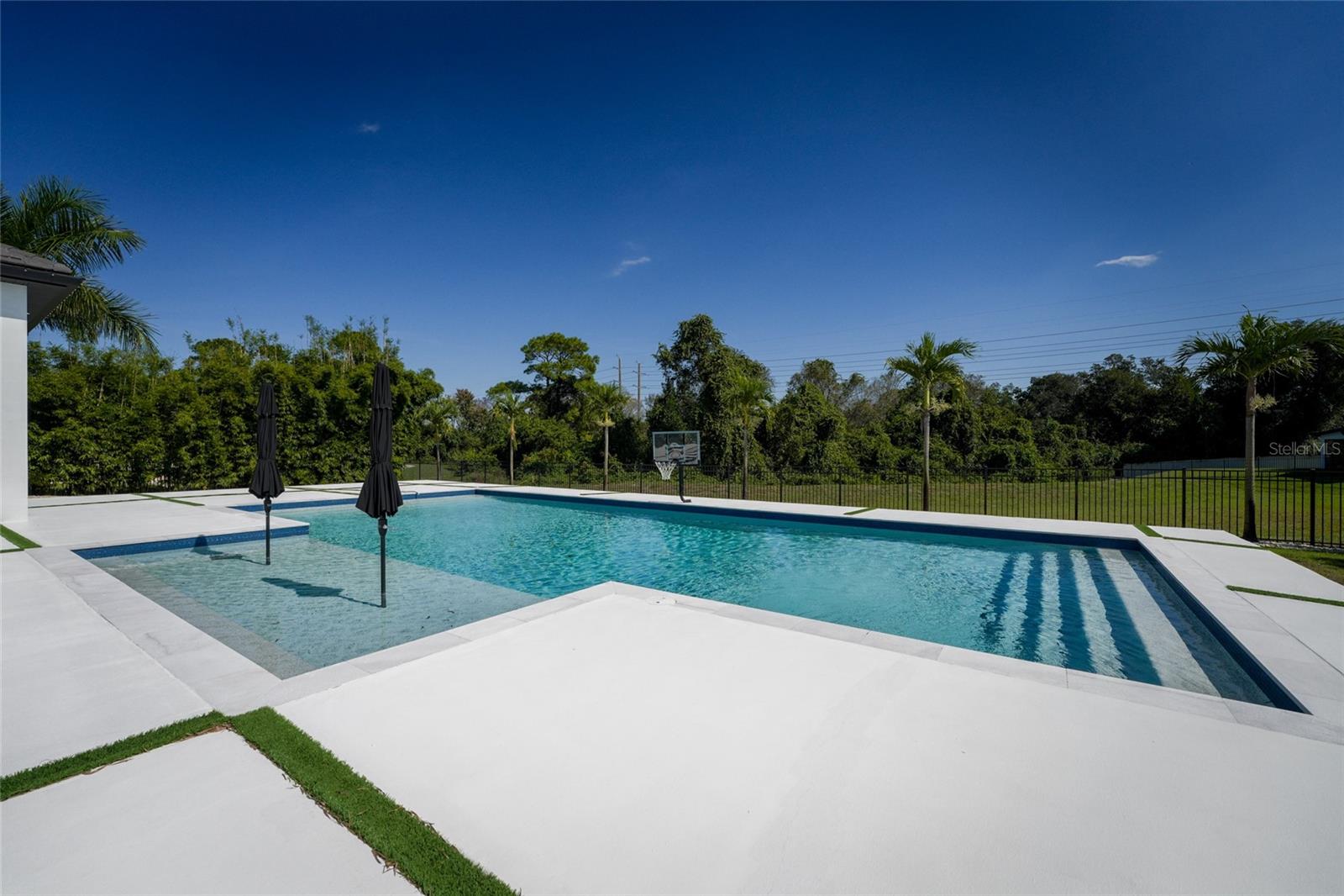 WATERSIDE II - Residential