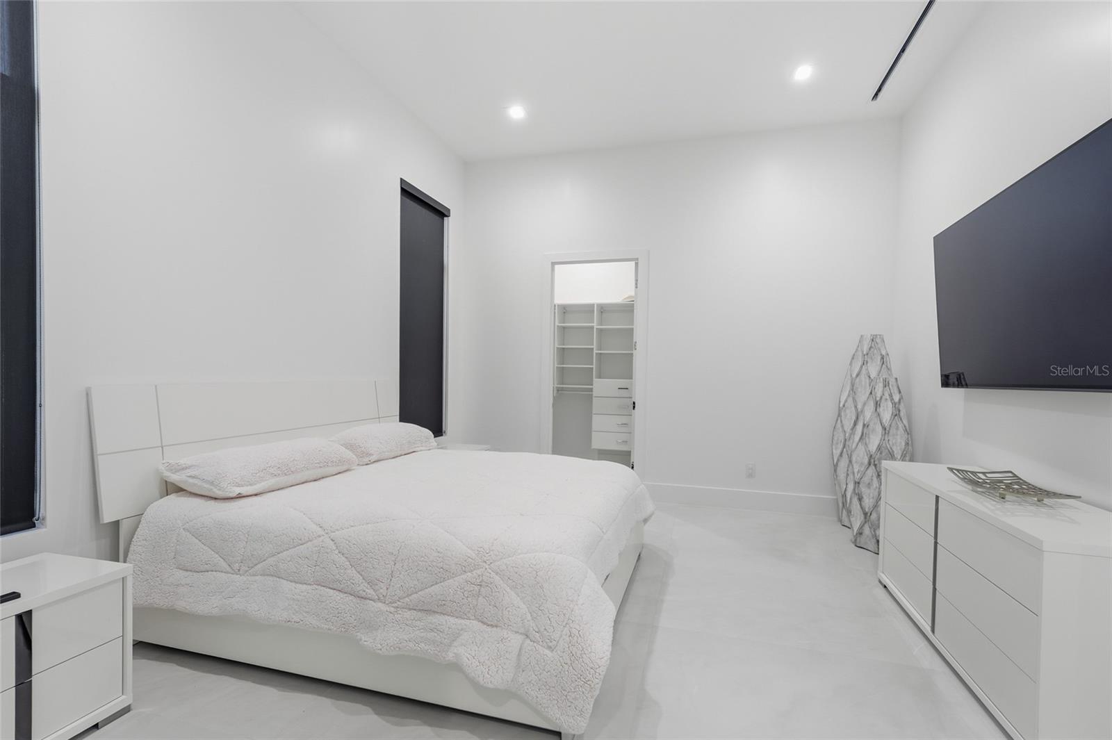 WATERSIDE II - Residential