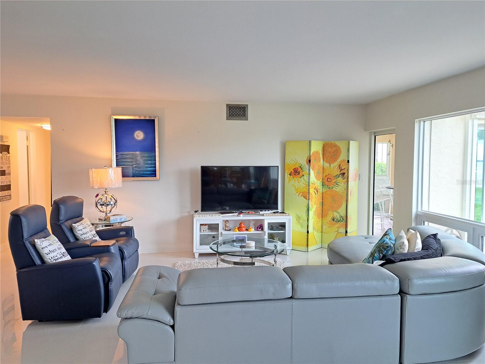 COLONY POINT - Residential Lease