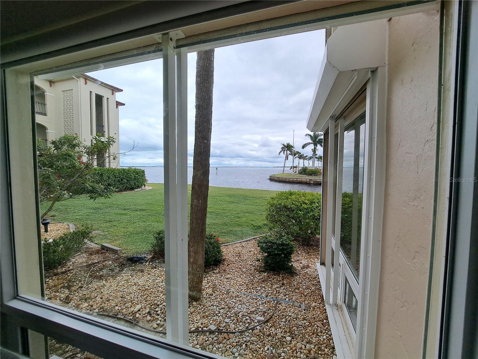 COLONY POINT - Residential Lease