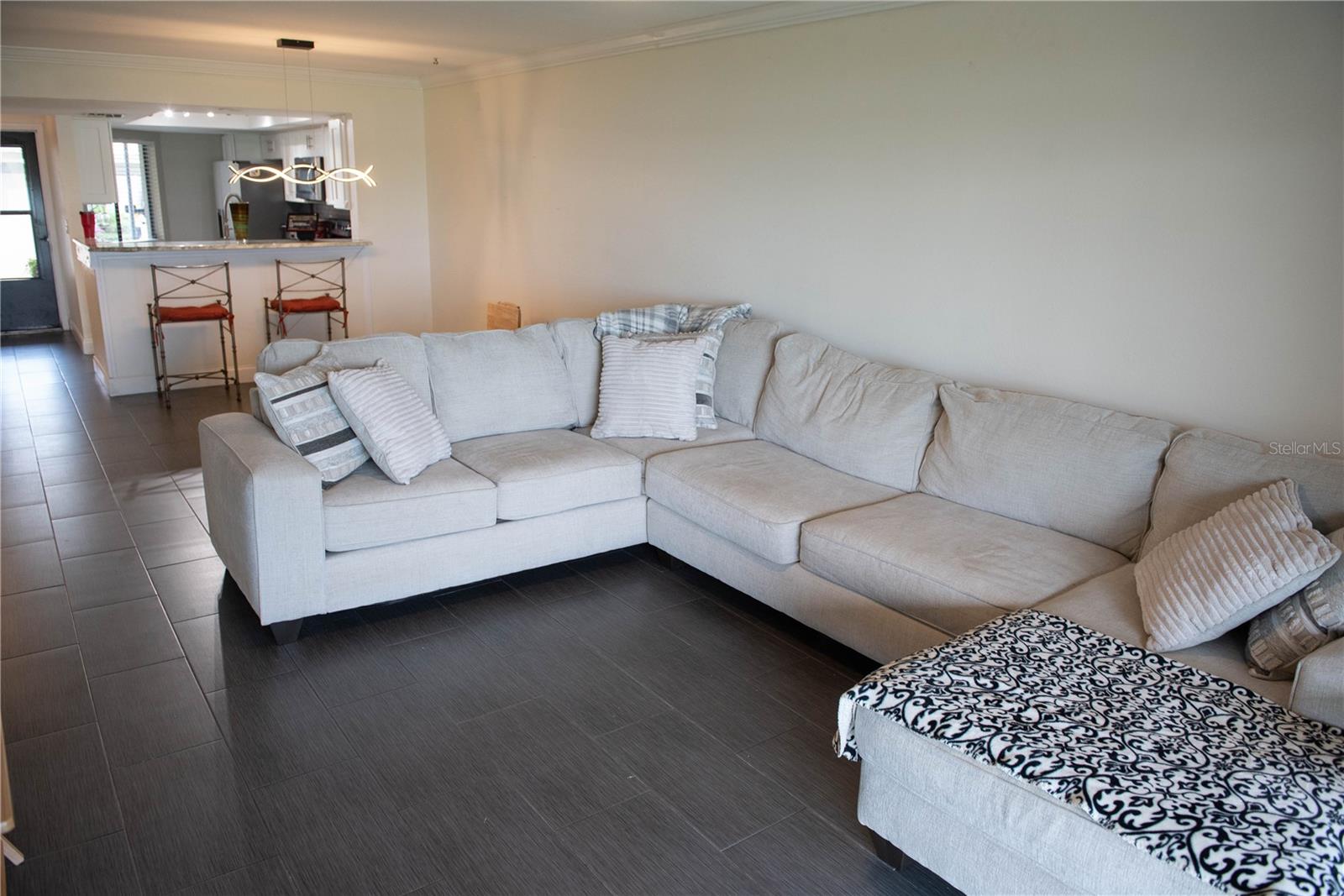 FAIRVIEW VISTA CONDO PH 01 - Residential Lease