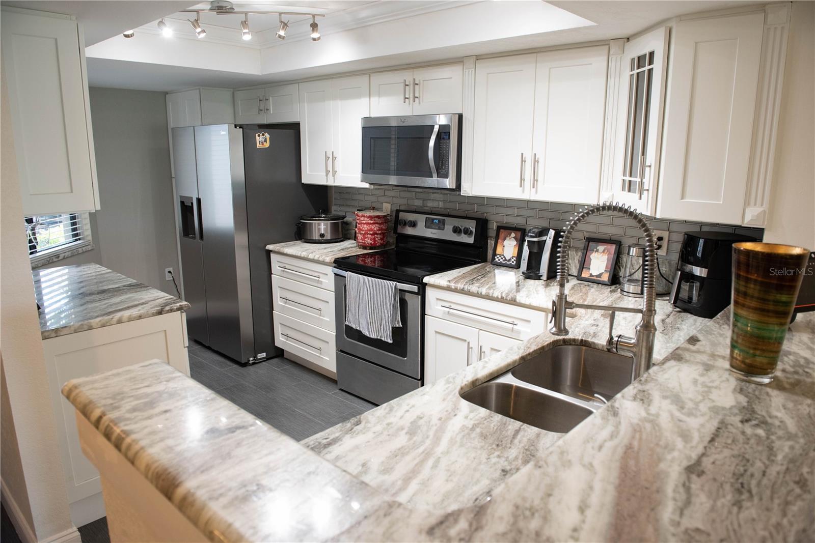 FAIRVIEW VISTA CONDO PH 01 - Residential Lease