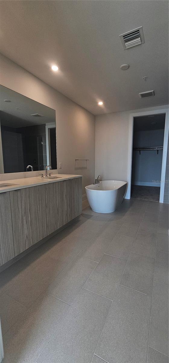 ALTURA BAYSHORE CONDO - Residential Lease