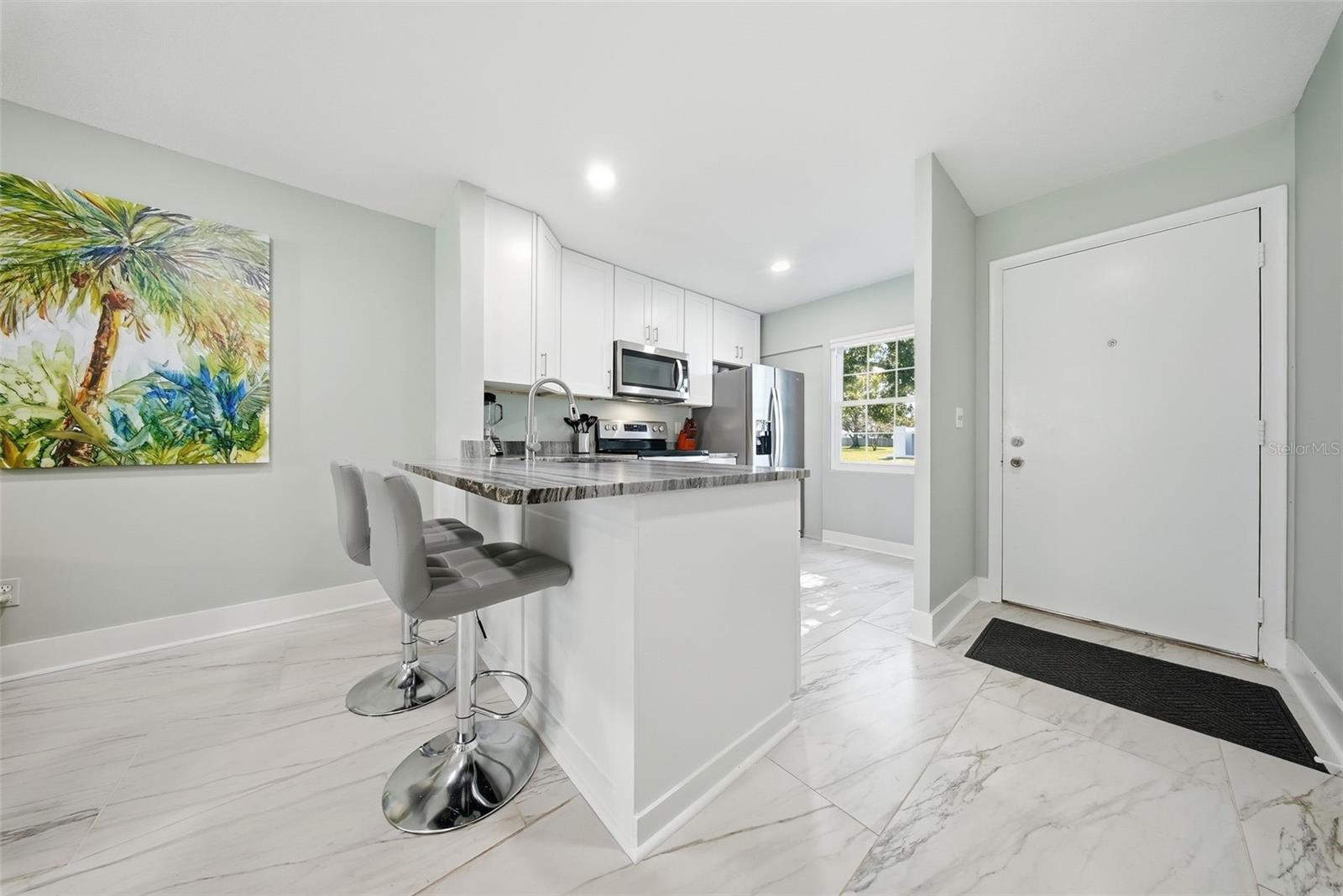 LAKES VILLAS CONDO I - Residential Lease