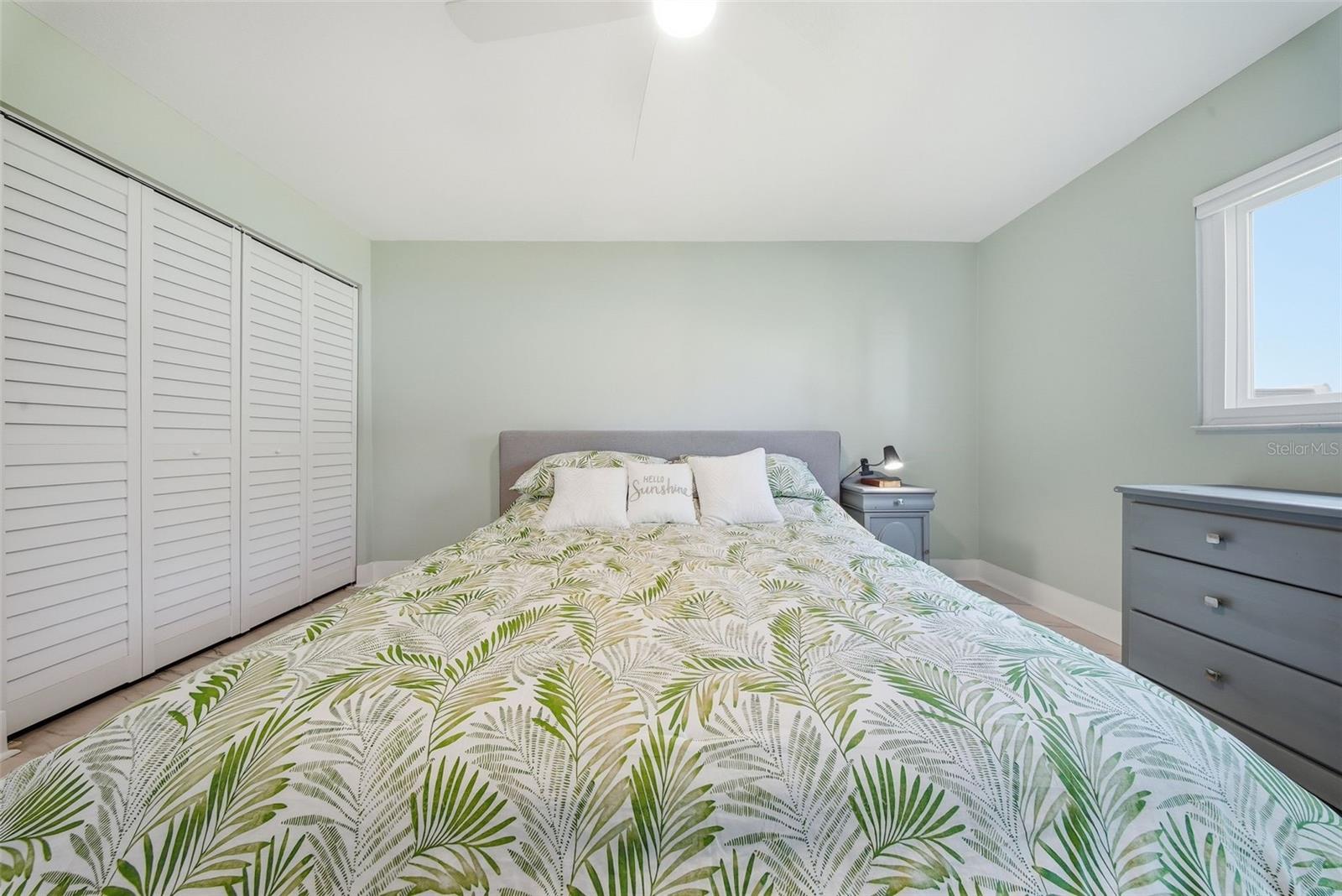 LAKES VILLAS CONDO I - Residential Lease