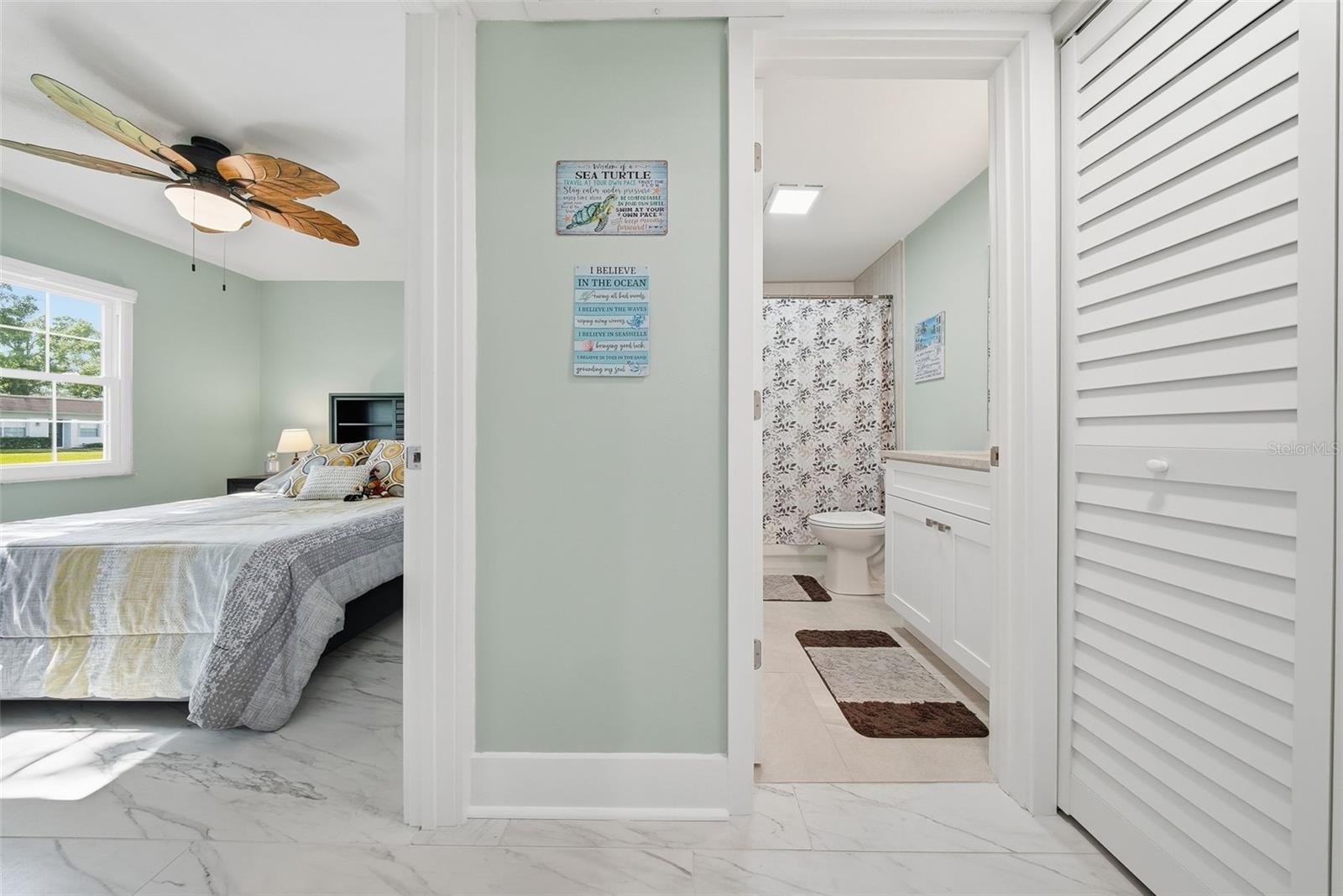 LAKES VILLAS CONDO I - Residential Lease