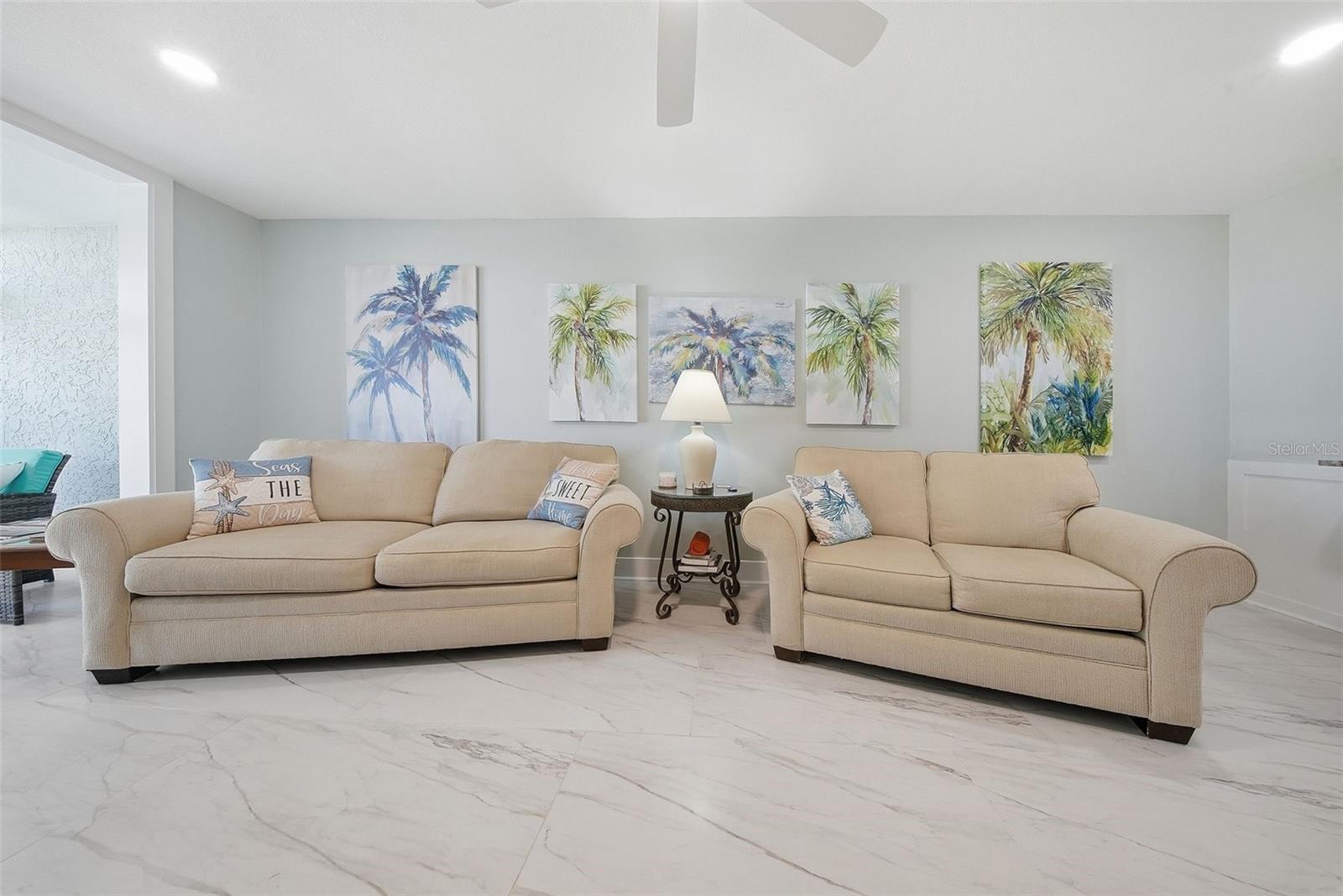 LAKES VILLAS CONDO I - Residential Lease