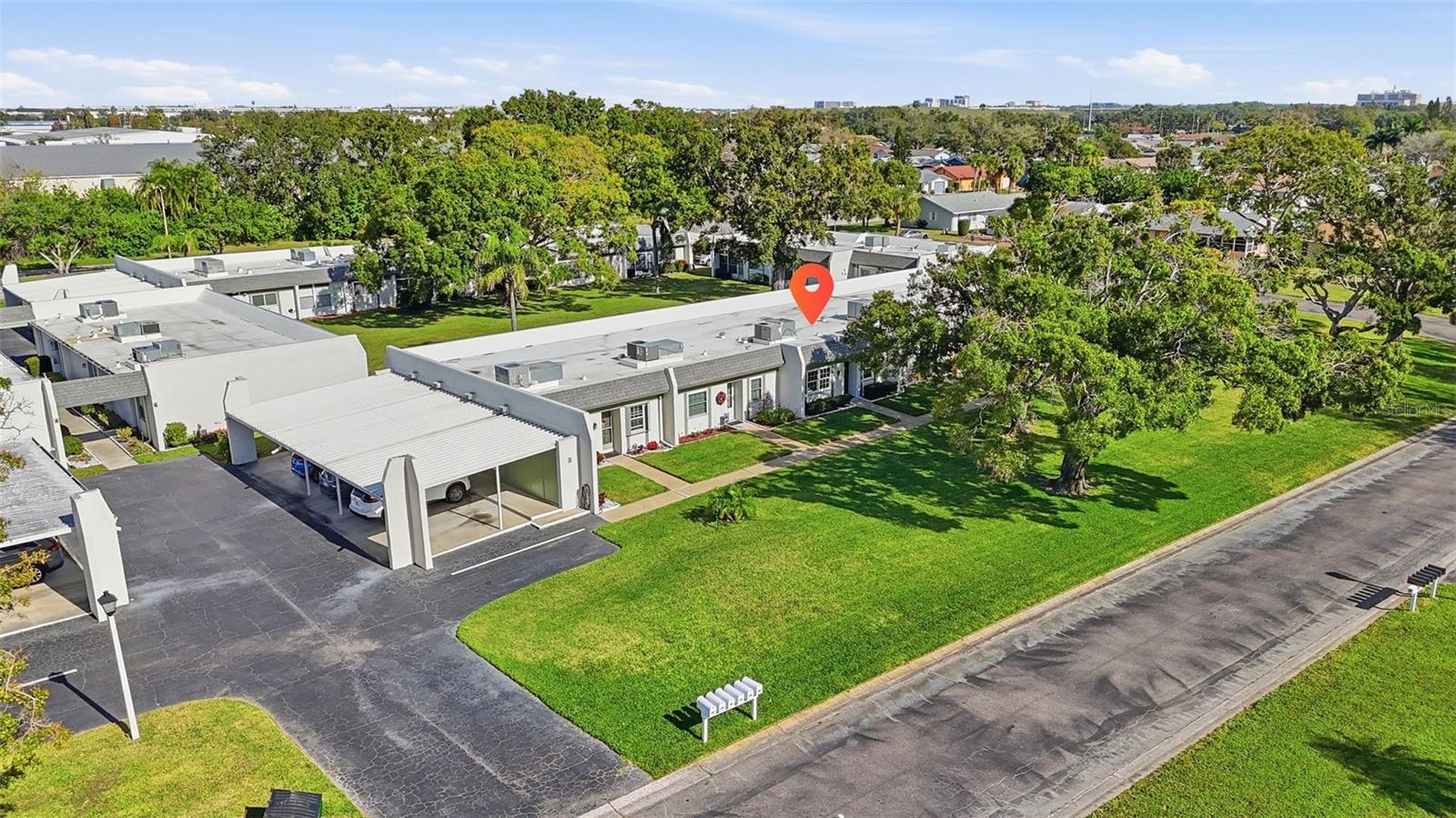 LAKES VILLAS CONDO I - Residential Lease