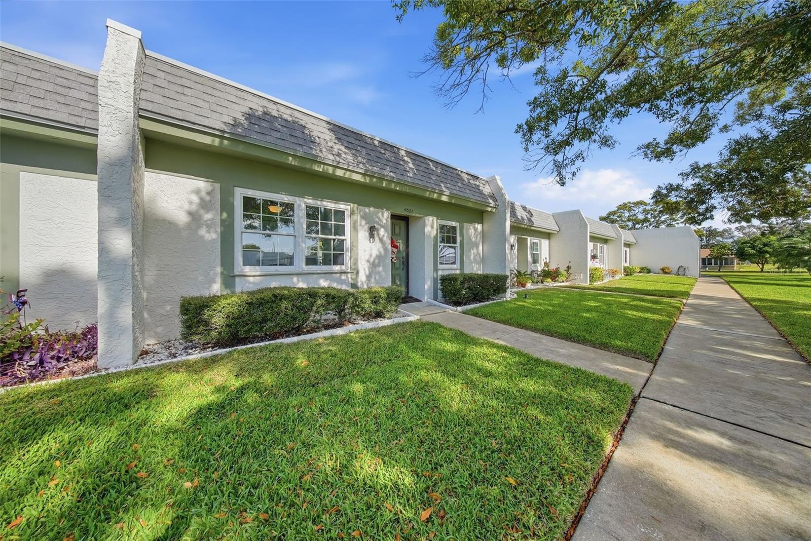 LAKES VILLAS CONDO I - Residential Lease