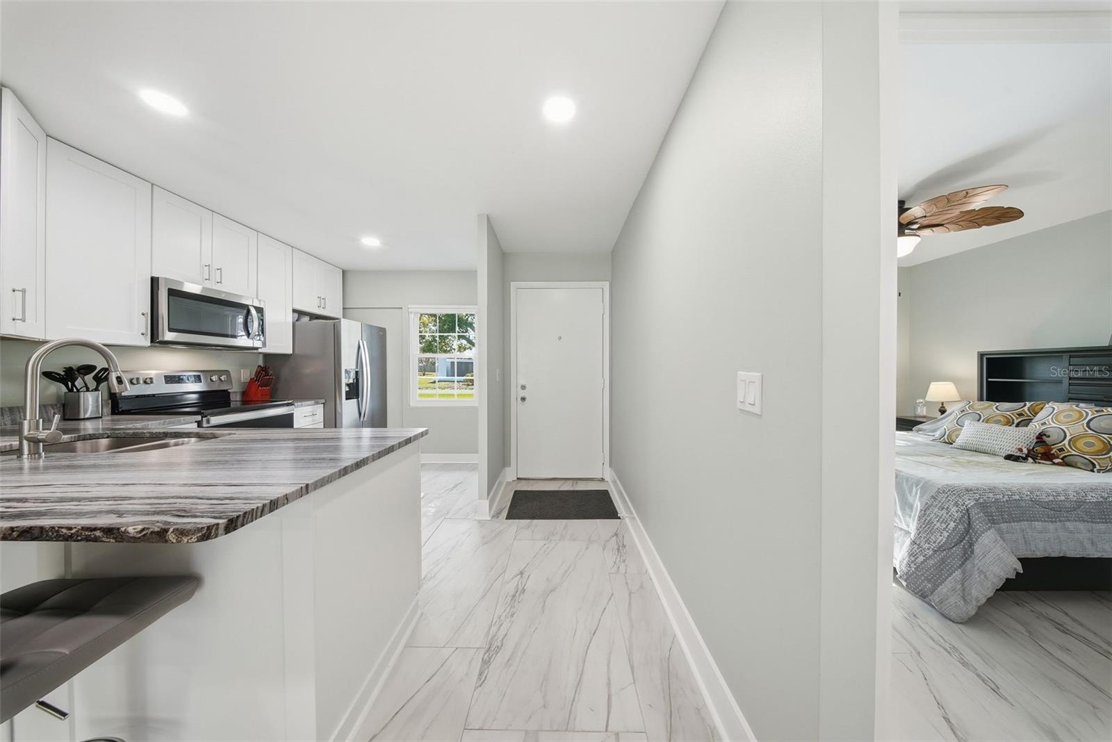 LAKES VILLAS CONDO I - Residential Lease