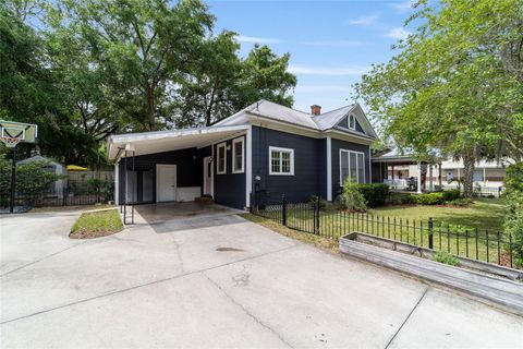 Tiny photo for 605 SE Tuscawilla Avenue, Ocala, FL 34471 (MLS # OM722319)