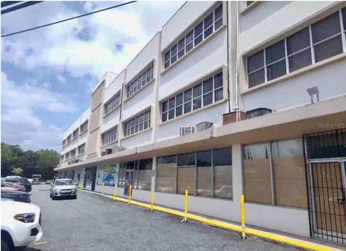 2 EUGENIO M. DE HOSTOS AVE