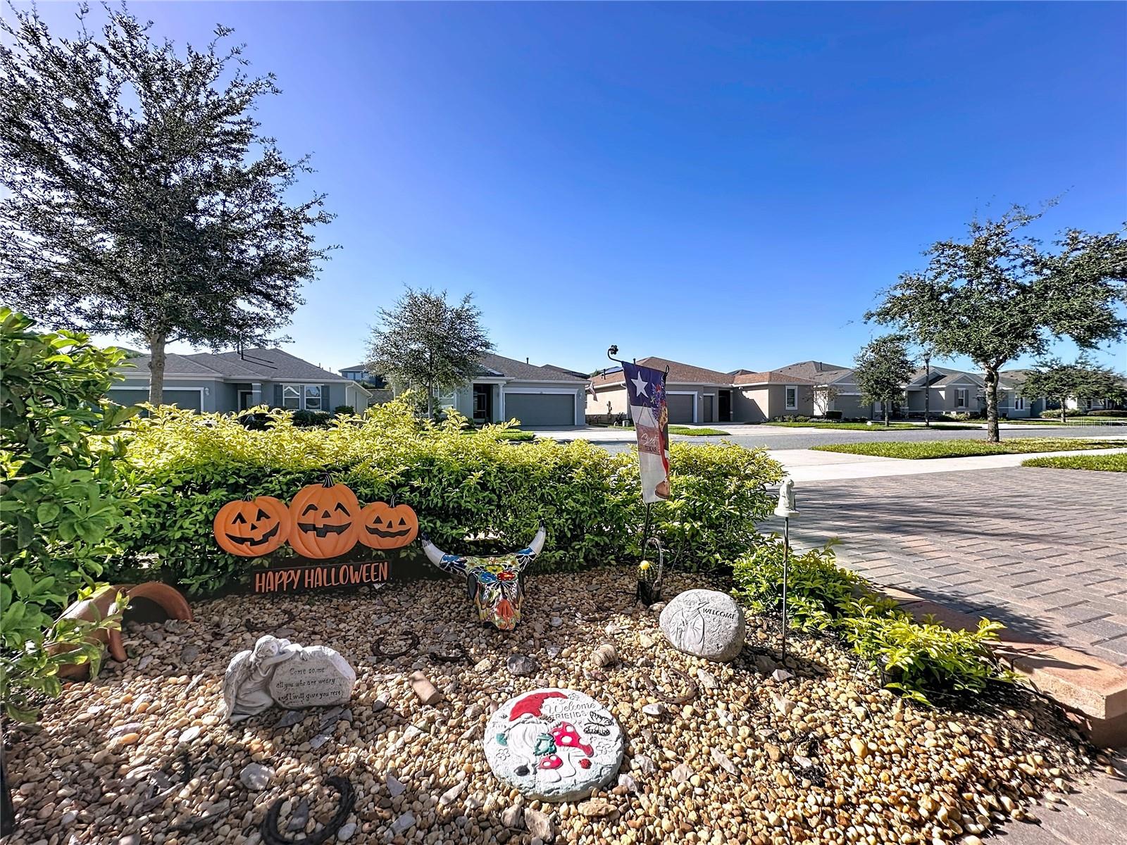 CASCADES OF GROVELAND (TRILOGY) - Residential