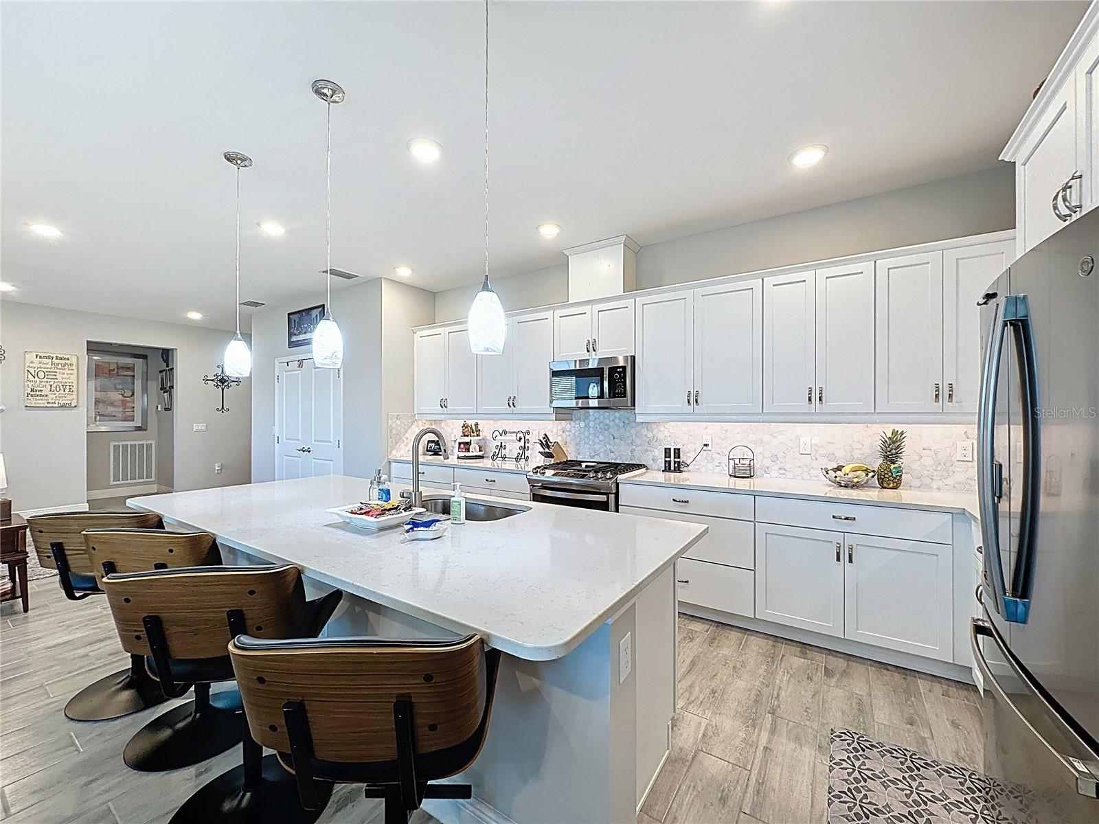 CASCADES OF GROVELAND (TRILOGY) - Residential